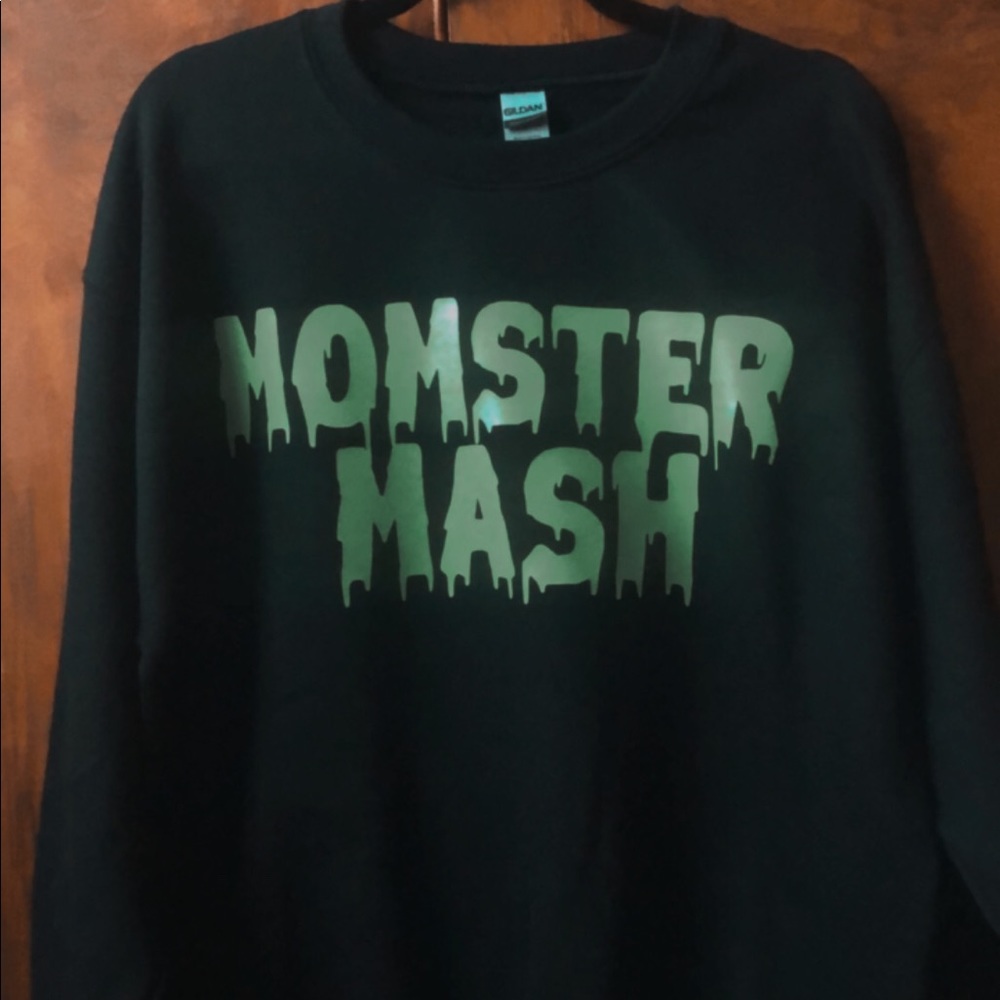 Momster Crewneck HALLOWEEN